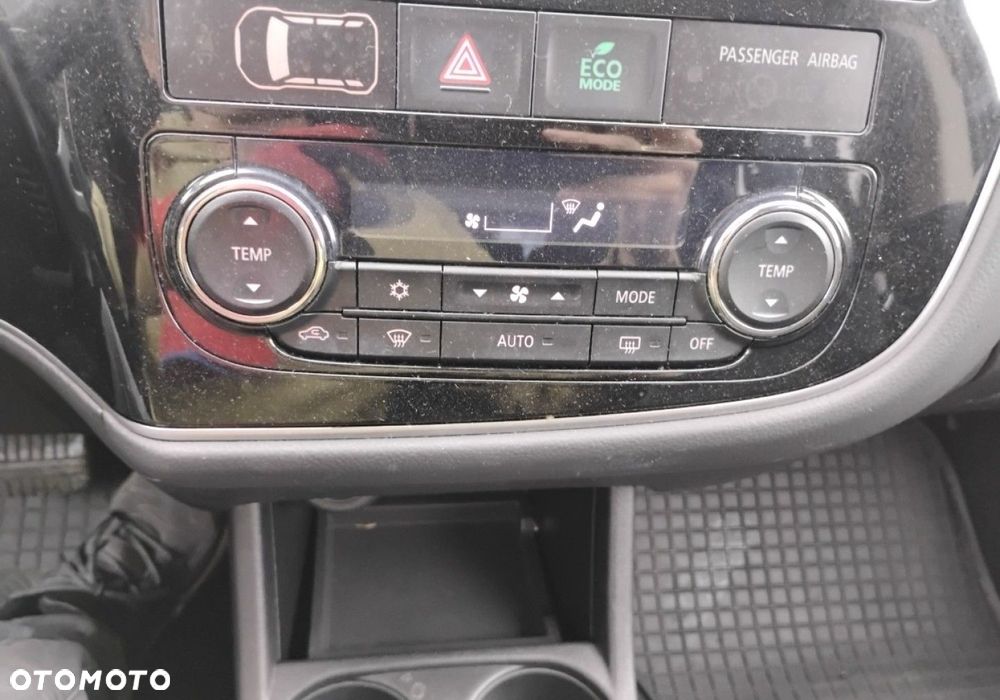 Mitsubishi Outlander - 15