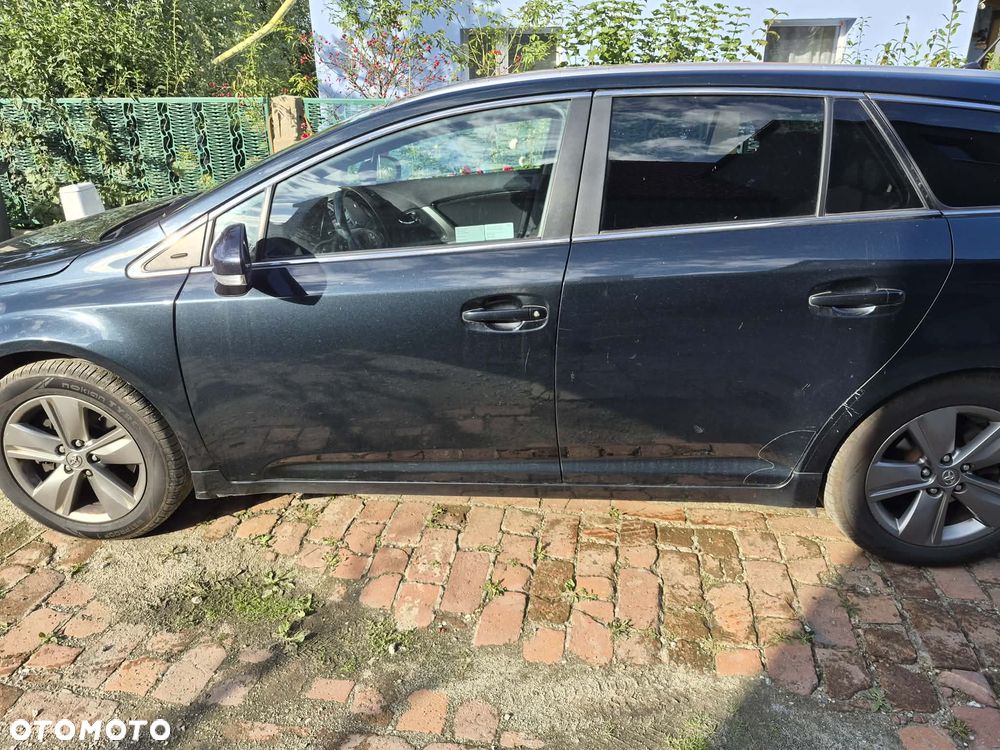 Toyota Avensis - 4