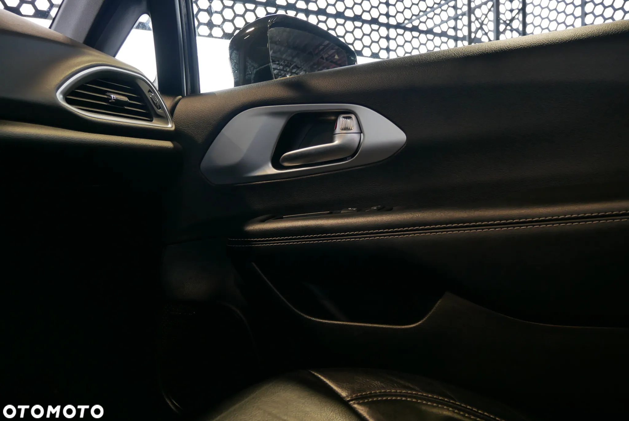 Chrysler Pacifica - 24