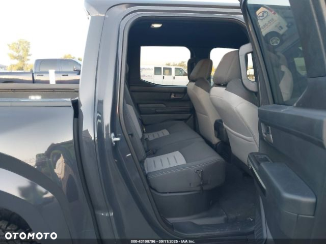 Toyota Tacoma - 11