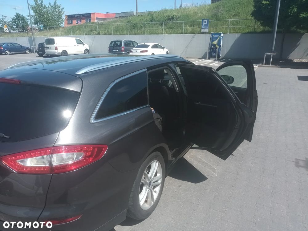 Ford Mondeo 2.0 TDCi PowerShift-Aut Allrad Titanium - 4