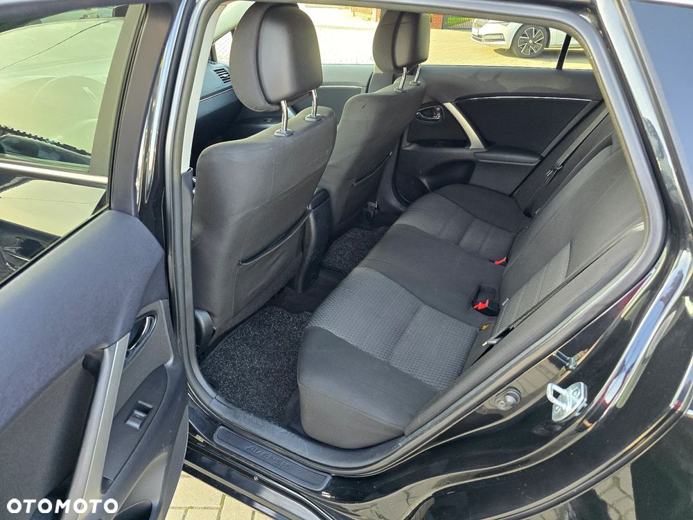 Toyota Avensis - 9