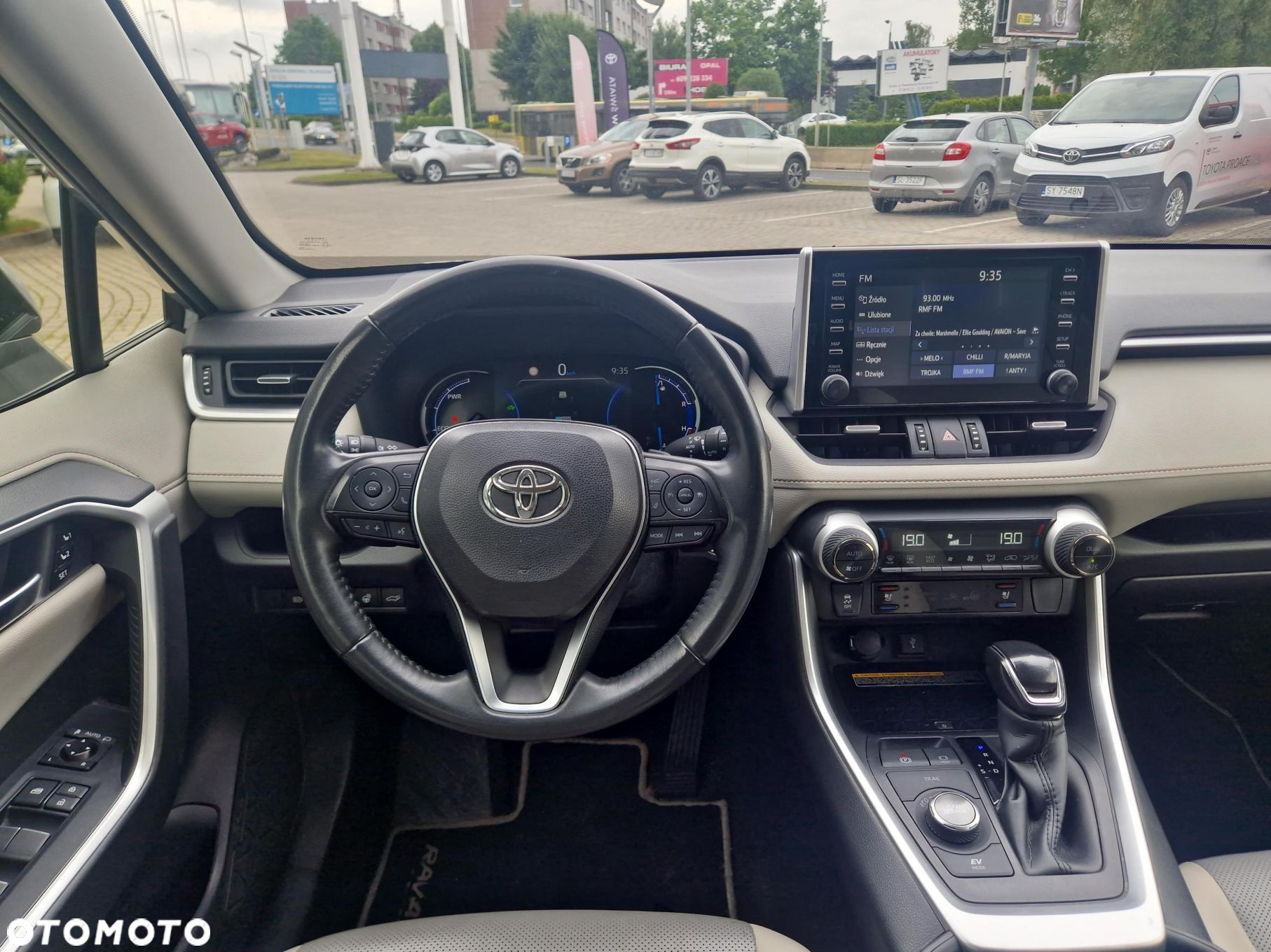 Toyota RAV4 - 6