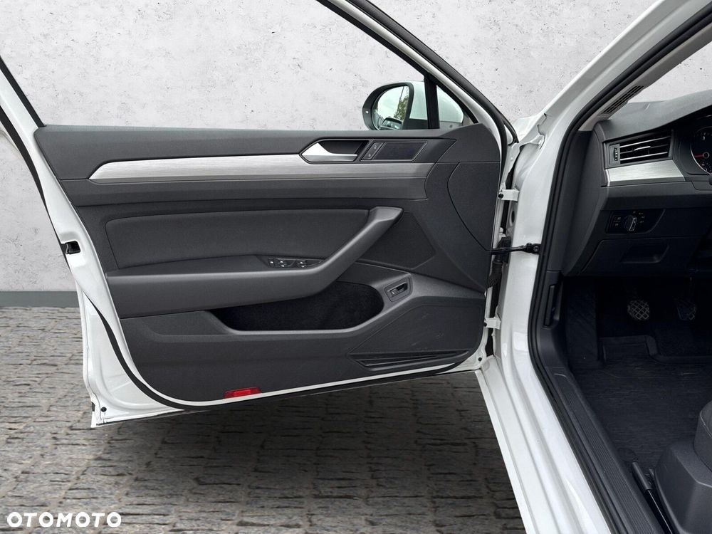 Volkswagen Passat 2.0 TDI EVO Essence - 10