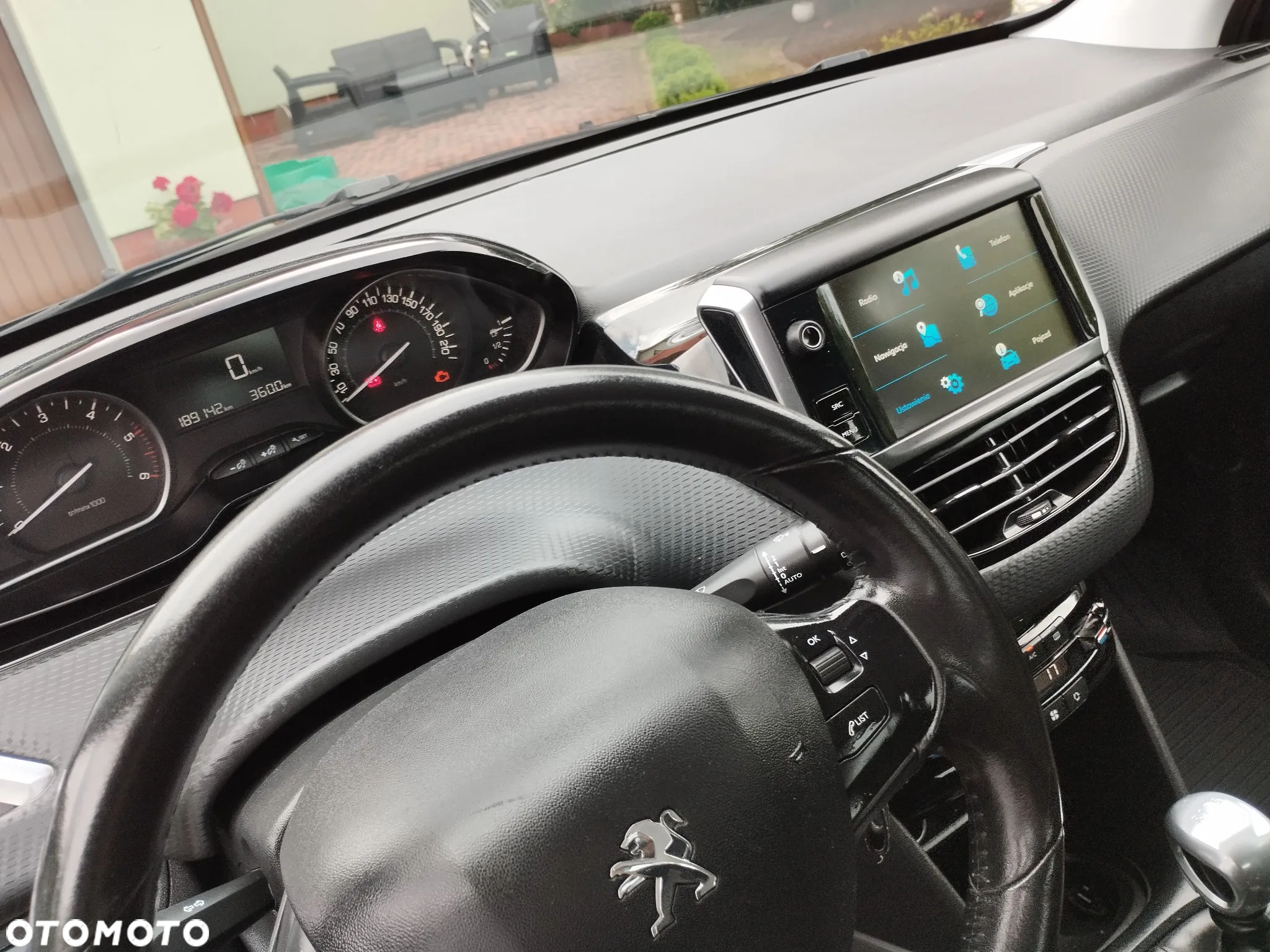 Peugeot 2008 1.6 e-HDi Allure S&S - 8