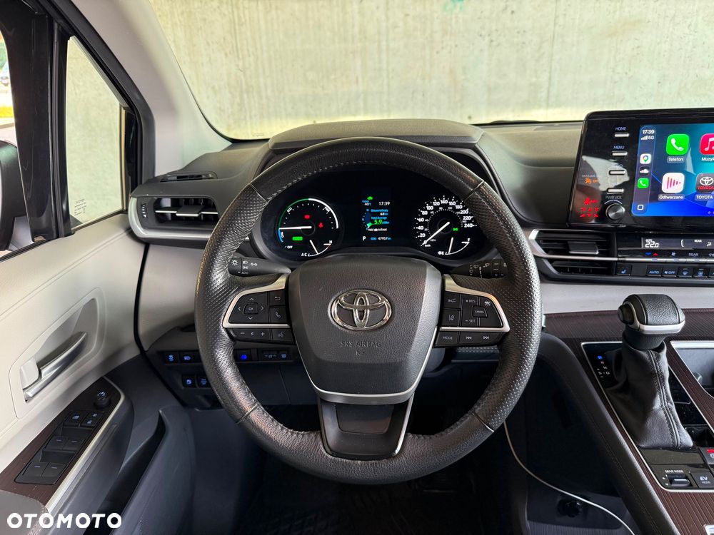 Toyota Sienna - 8