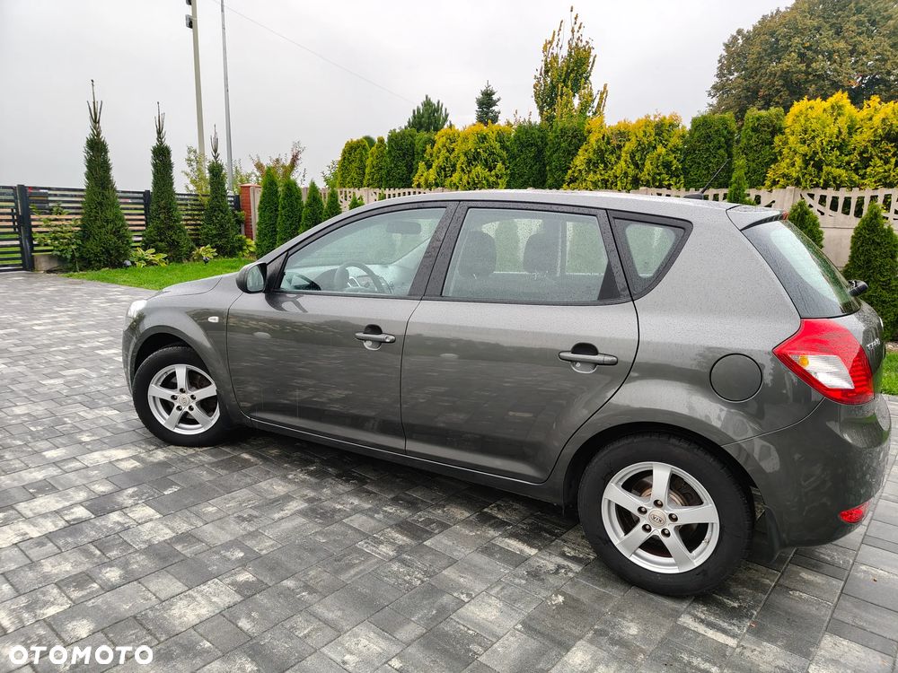 Kia Ceed - 3