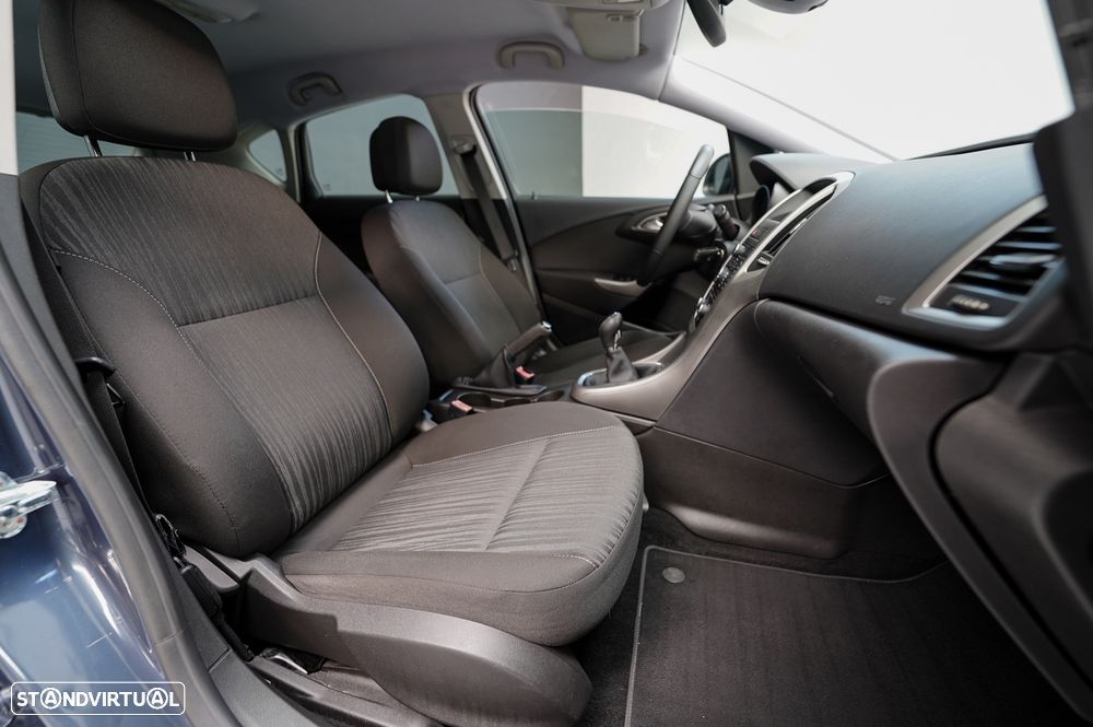 Opel Astra 1.4 Cosmo S/S - 4