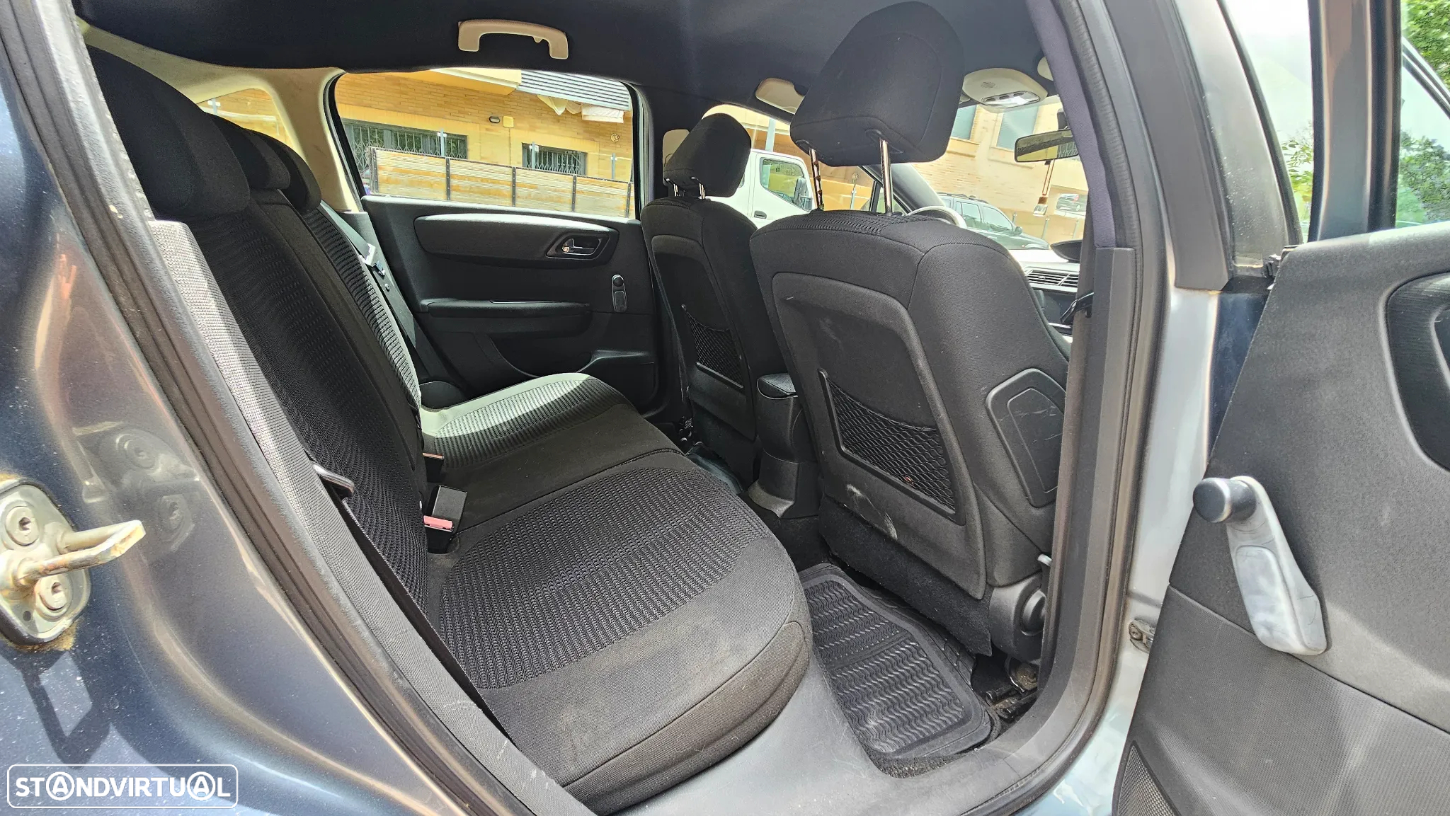 Citroën C4 1.6 HDi 110 Exclusive - 19