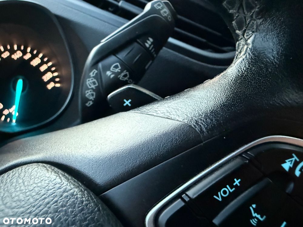 Ford Kuga - 21