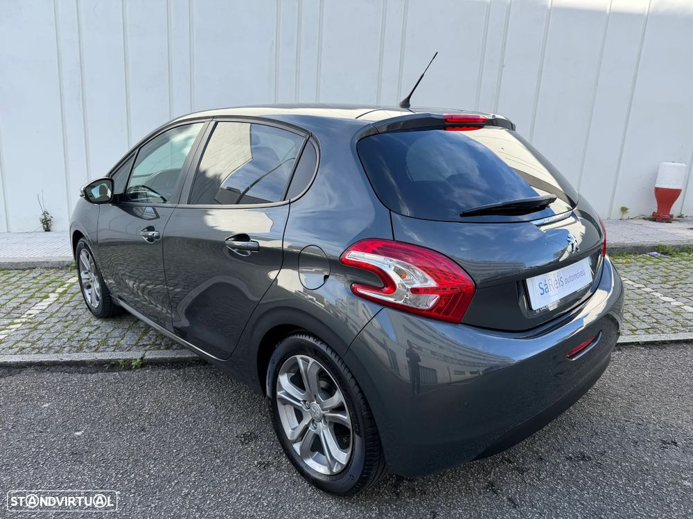 Peugeot 208 1.4 HDi SE Style - 4