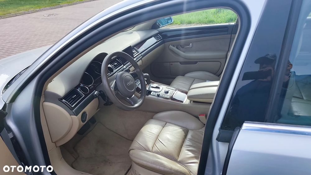 Audi A8 4.2 Quattro - 8
