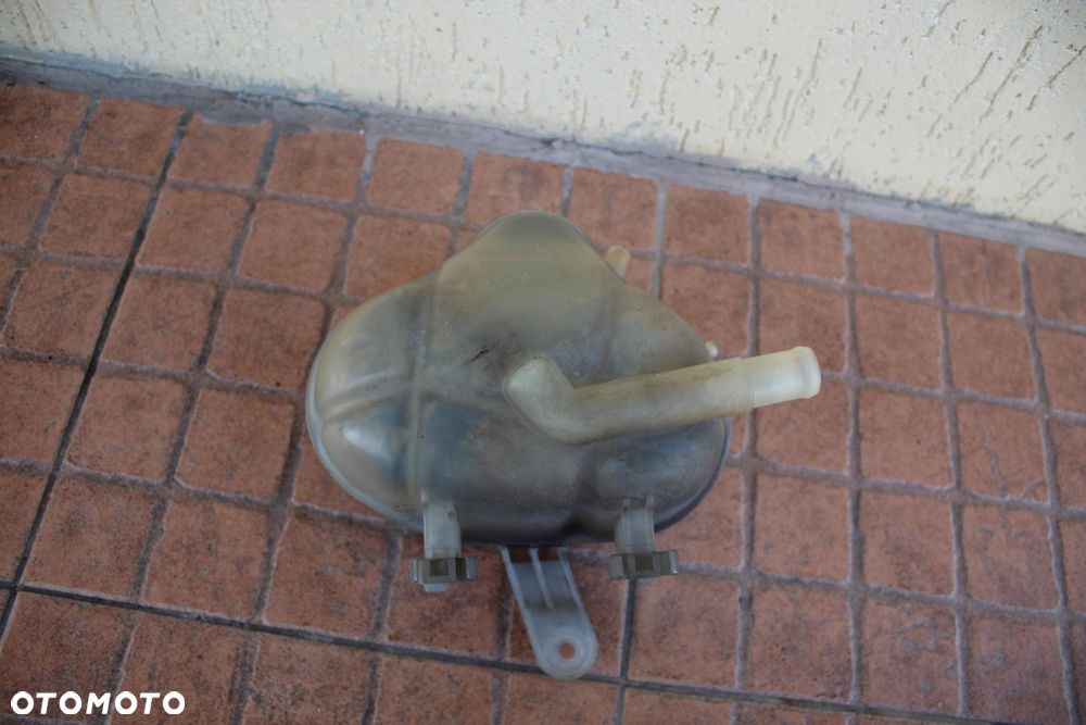 ZBIORNICZEK WYRÓWNAWCZY OPEL CORSA D 1.0 55702164 - 3