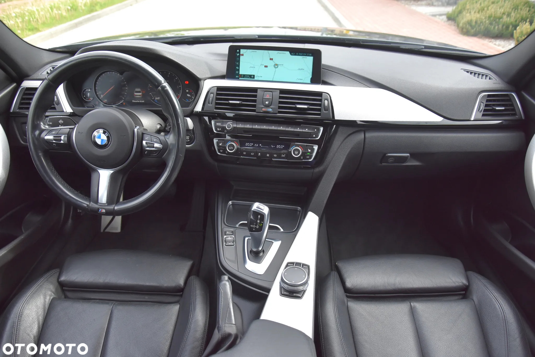 BMW Seria 3 320i Edition M Sport Shadow - 24