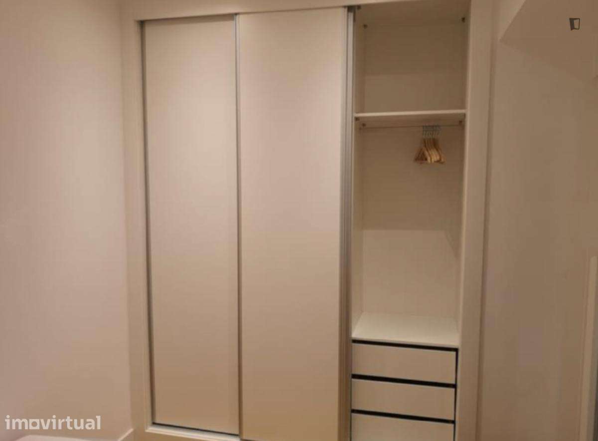 Quarto - localizado em Arroios Lisbon - Grande imagem: 4/20