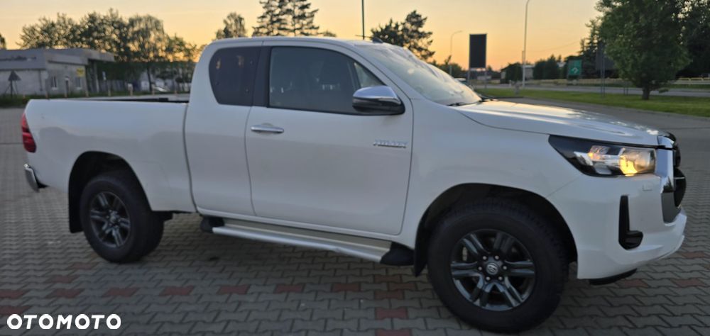 Toyota Hilux 4x4 Extra Cab Duty Comfort - 2
