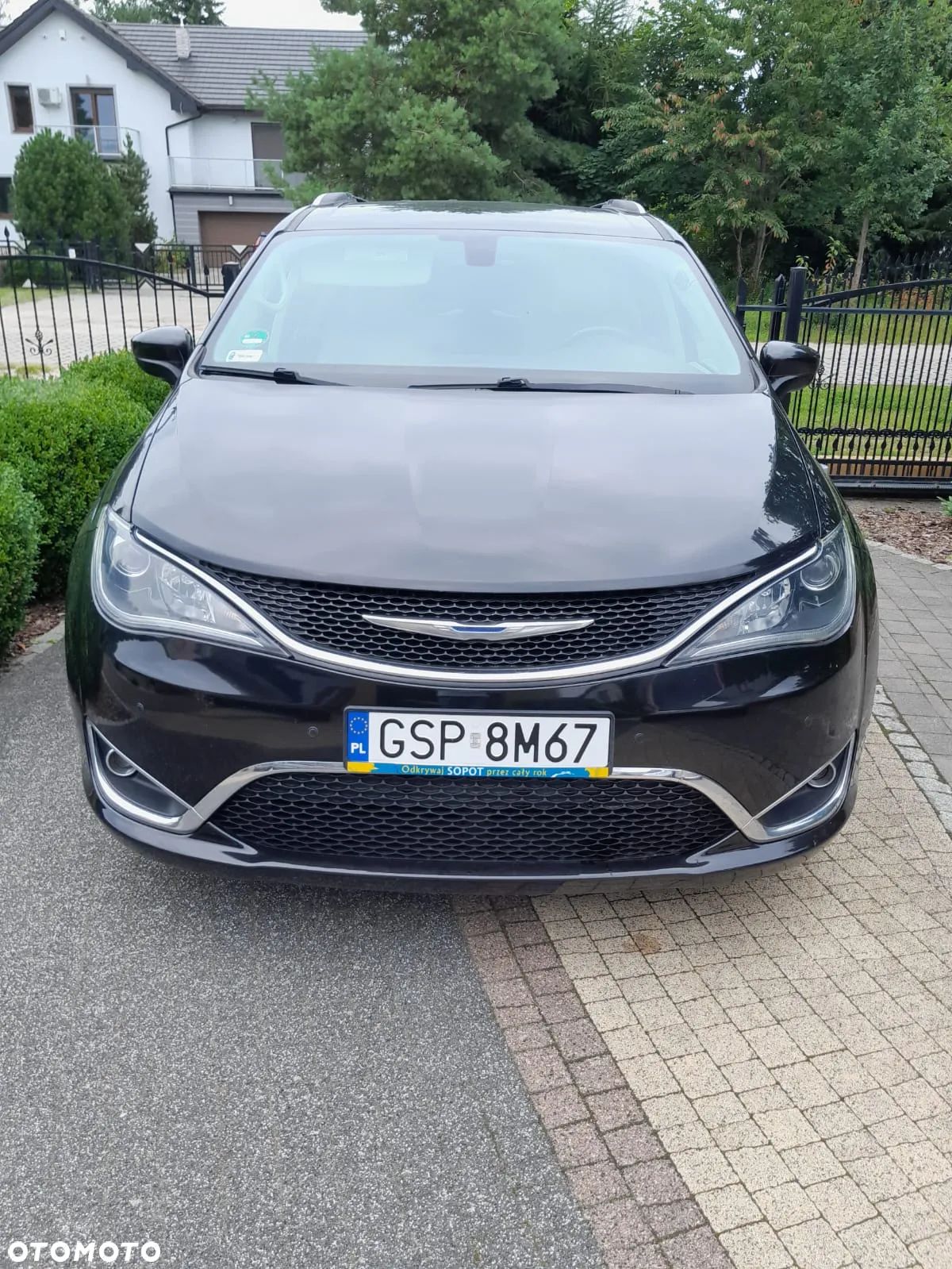 Chrysler Pacifica - 1