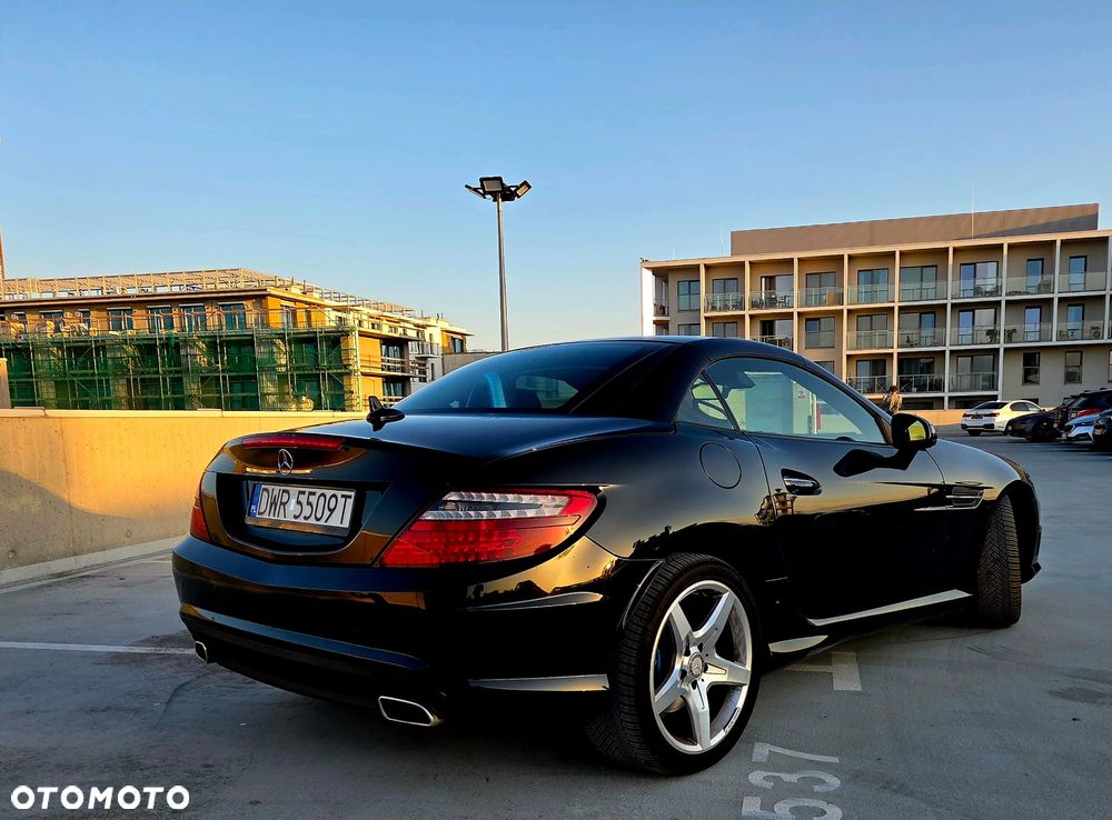 Mercedes-Benz SLK 350 (BlueEFFICIENCY) 7G-TRONIC - 5