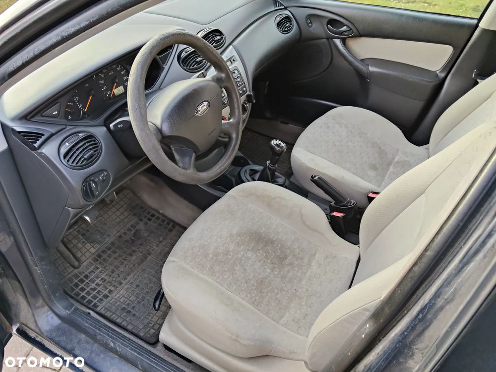 Ford Focus 1.6 Comfort - 6