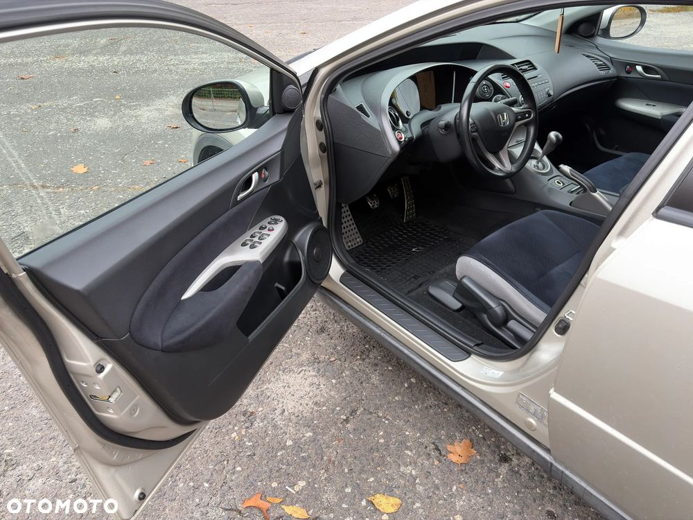 Honda Civic 1.4 Comfort - 9