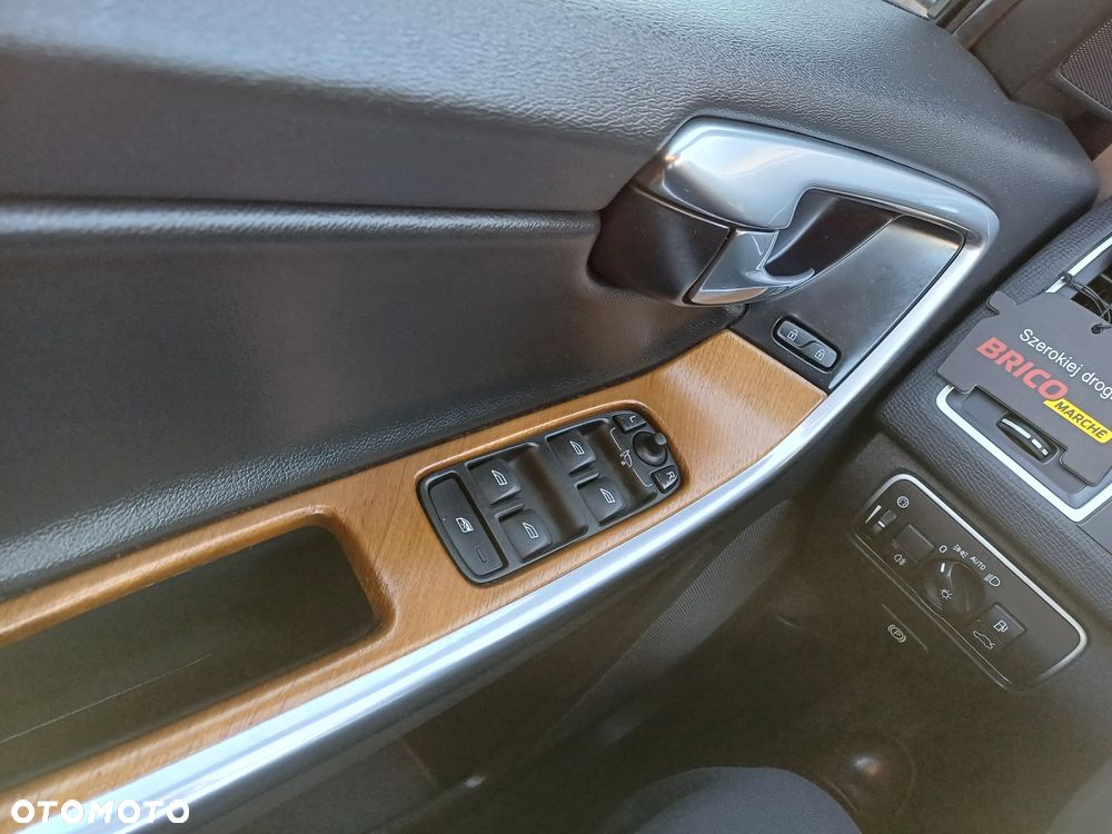 Volvo XC 60 D4 AWD Summum - 9