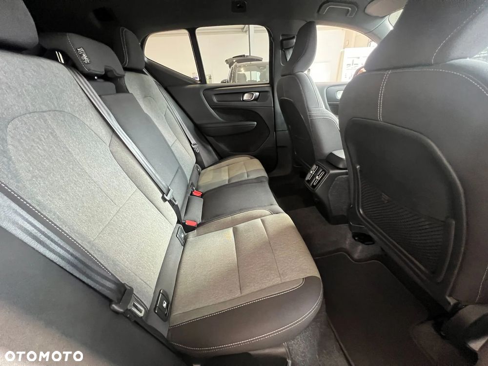 Volvo XC 40 B4 AWD Plus Dark - 25