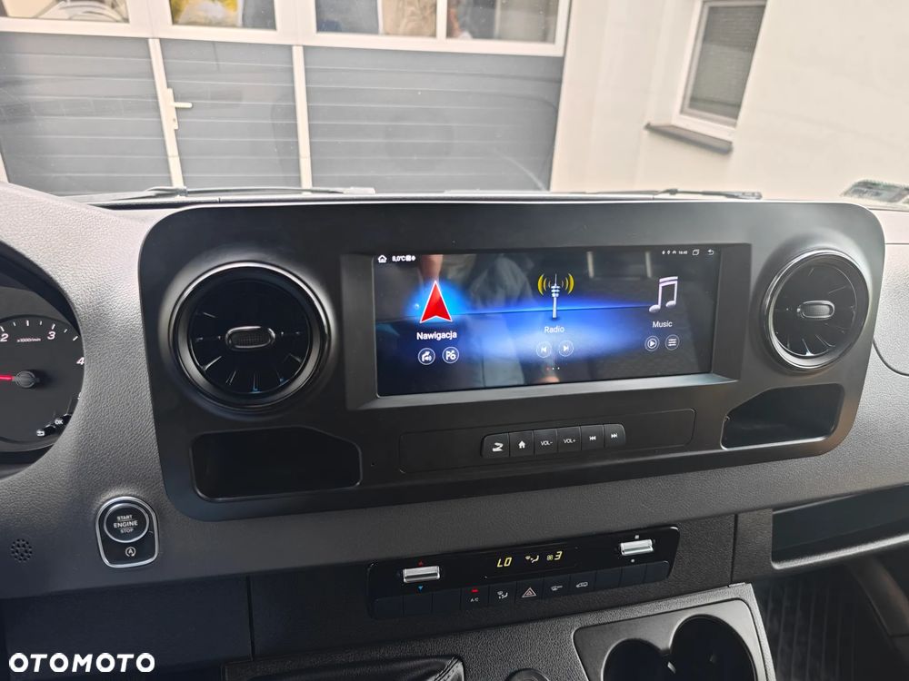 Mercedes-Benz Sprinter - 15