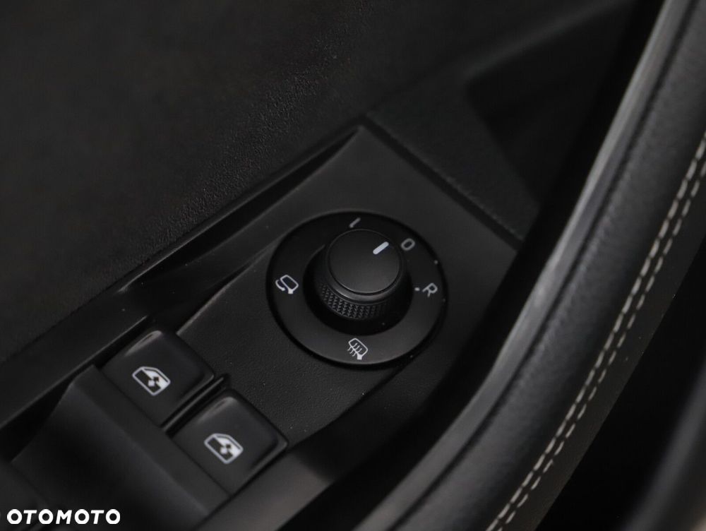 Skoda Superb 2.0 TDI SCR Sportline DSG - 25