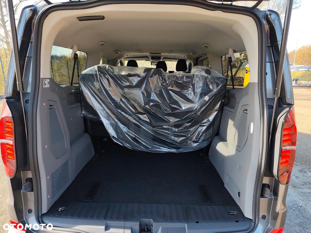 Volkswagen Caravelle - 31