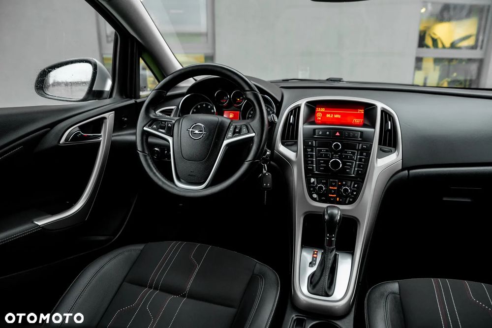 Opel Astra 1.4 Turbo Automatik - 26