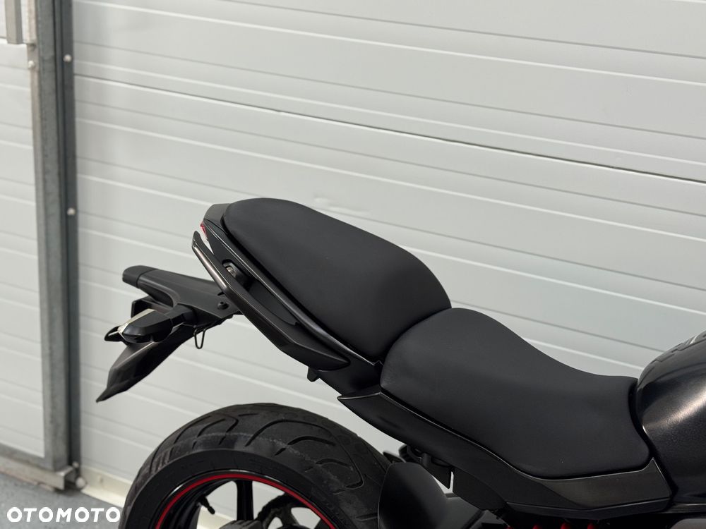 Kawasaki ER - 4