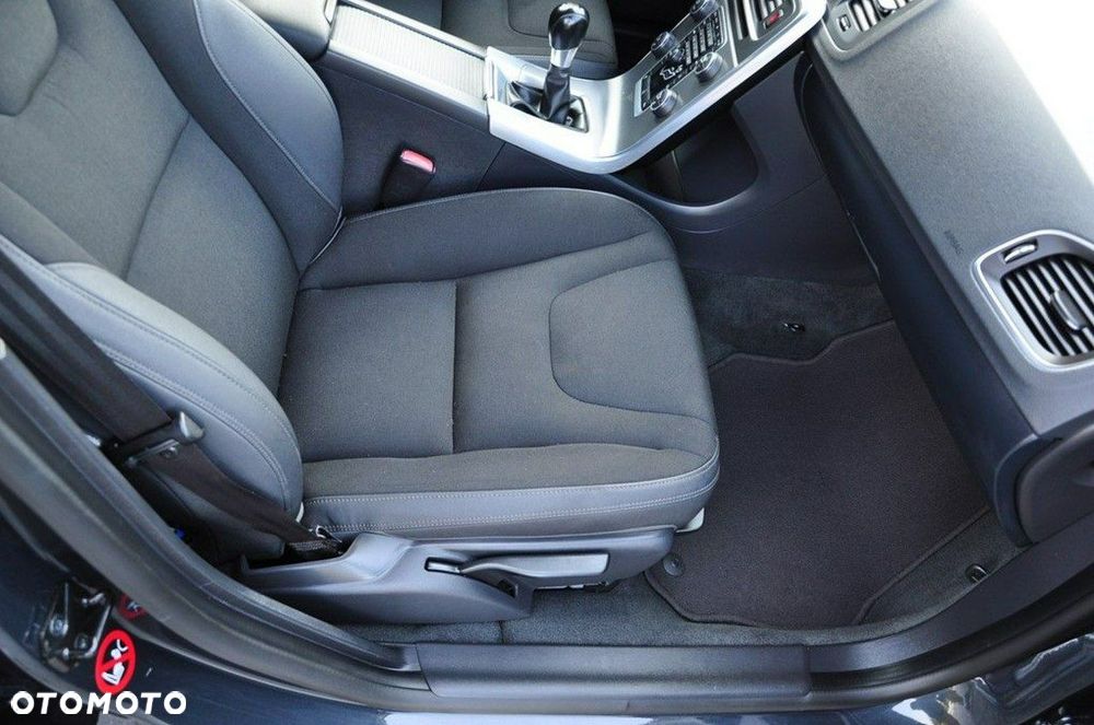 Volvo V60 D3 Momentum - 29