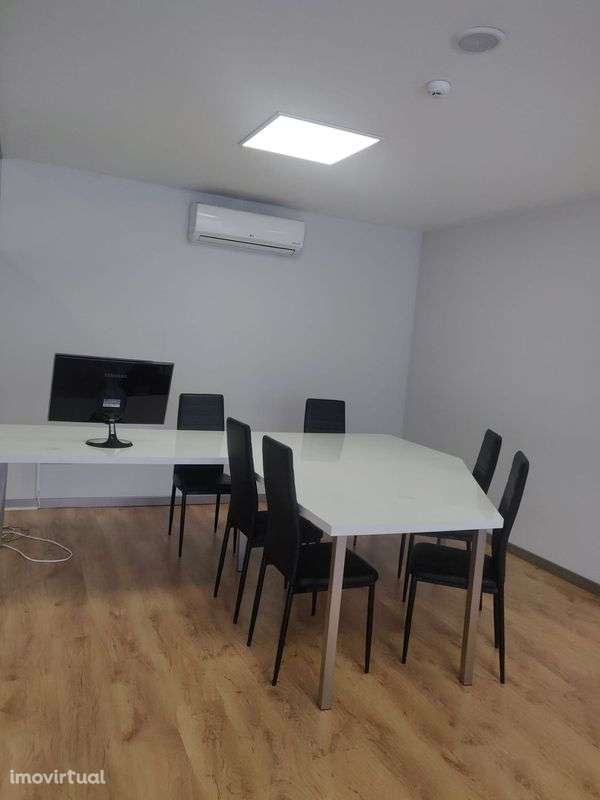 Arrendo Escritorio no lugar Azenha em Guieifães Maia - Grande imagem: 2/20