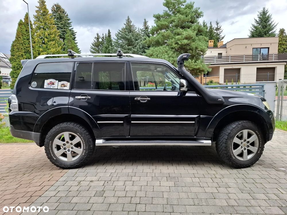 Mitsubishi Pajero - 18