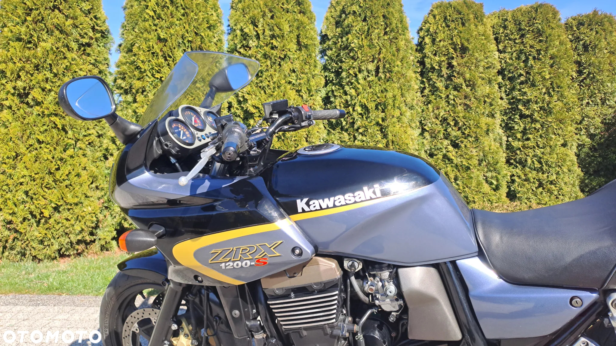 Kawasaki ZRX - 27