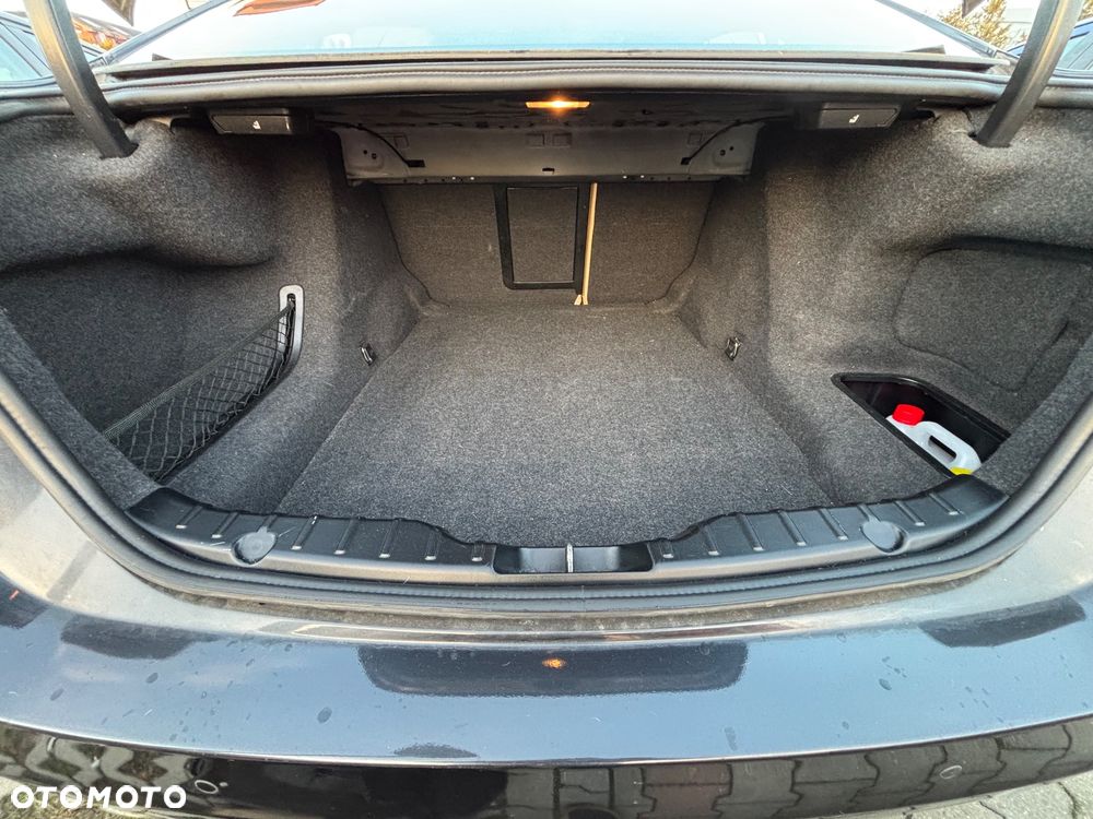 BMW Seria 5 528i xDrive - 23