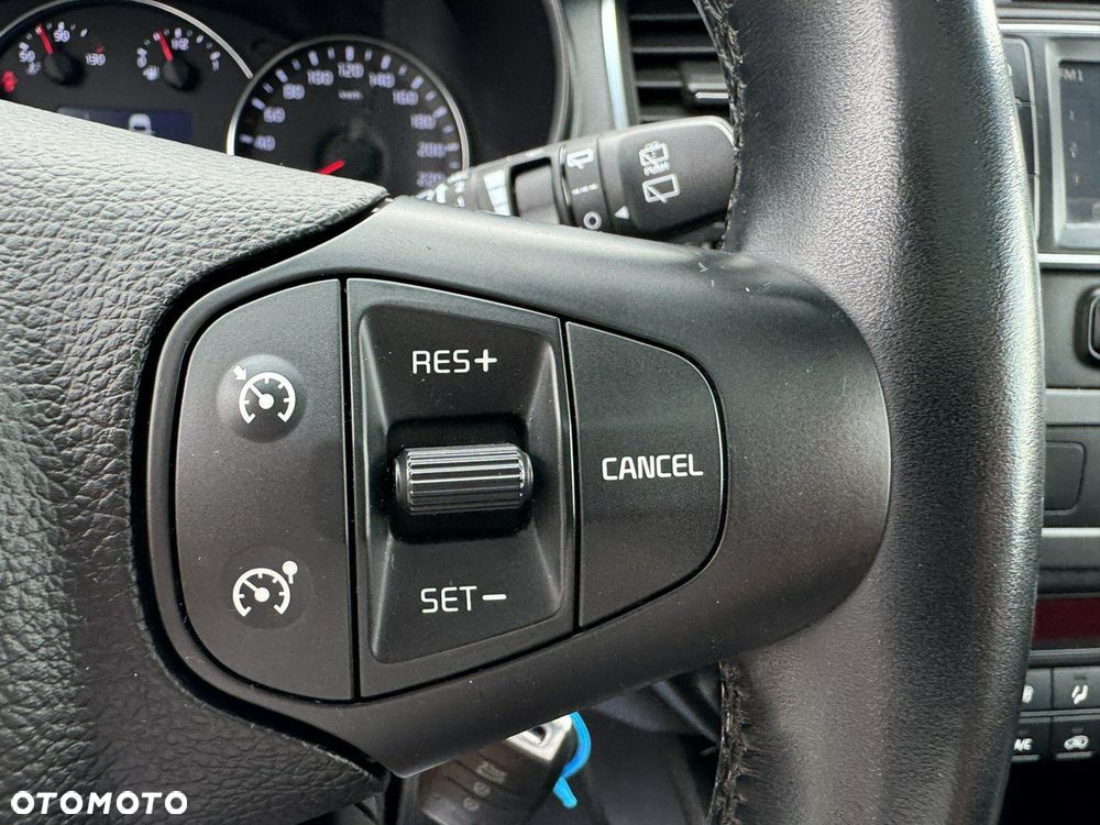 Kia Carens 1.7 CRDi Vision - 23