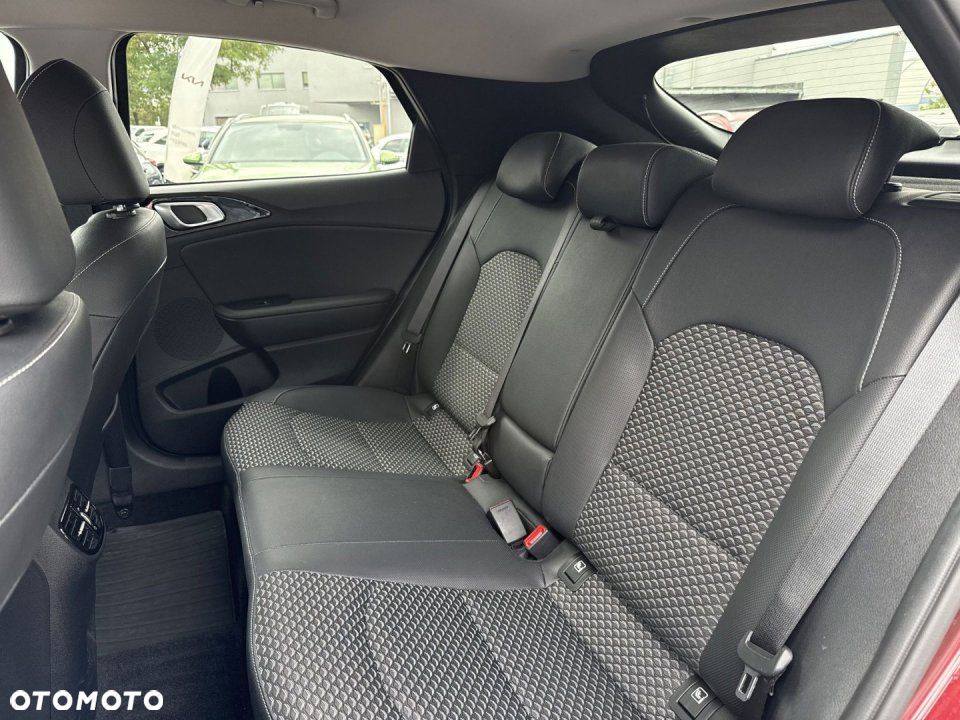 Kia XCeed - 18