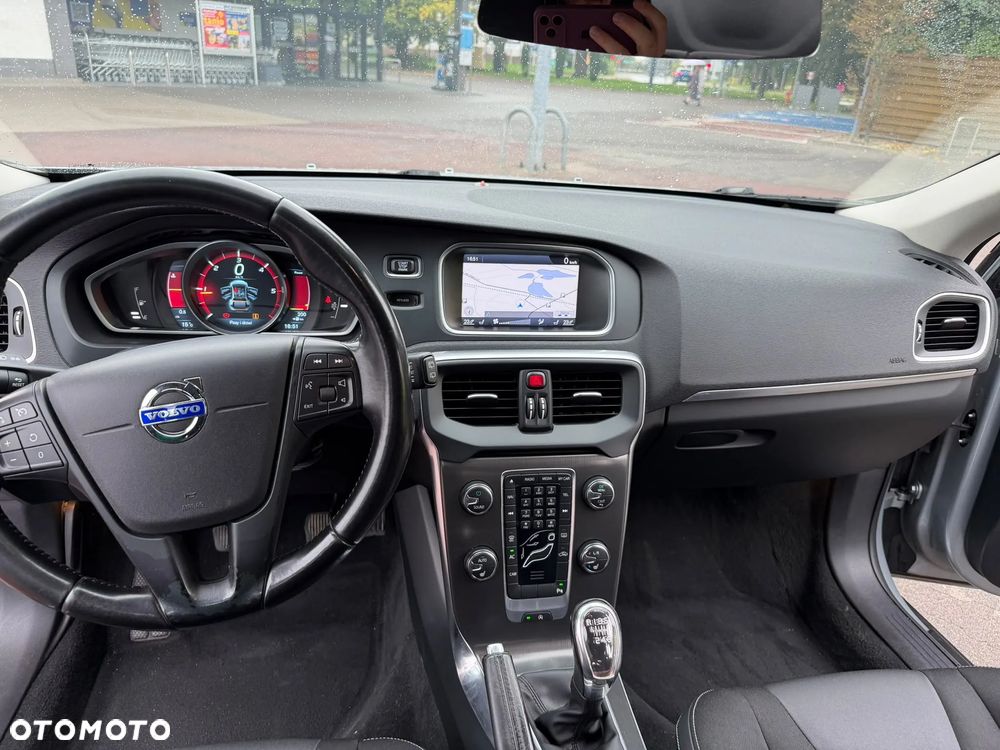 Volvo V40 Cross Country - 14