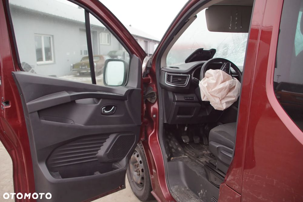 Auto na części - Renault Trafic III Lift 2.0 DCI 150 KM M9R714 TENPF 2023R Silnik Skrzynia Drzwi Błotnik Zderzak Lusterko Szyba Lampa Klamka Deska Kokpit Sterownik Moduł Czujnik Licznik Panel Kierownica - 10