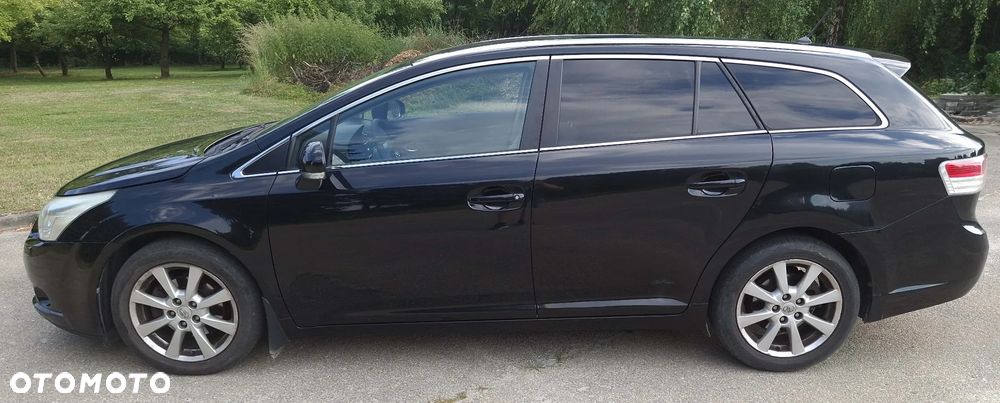 Toyota Avensis 2.0 D-4D Luna - 2