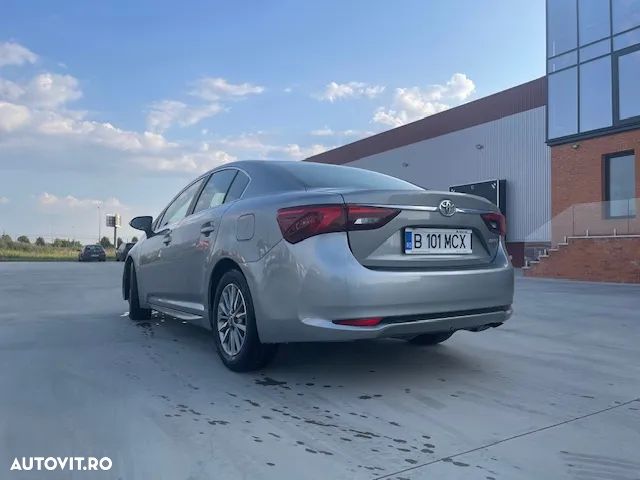 Toyota Avensis 1.8 Executive - 1