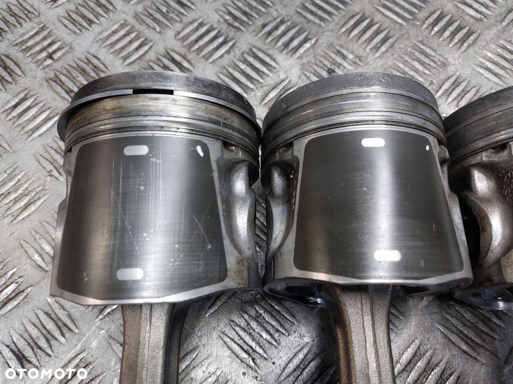 TŁOK + KORBOWÓD KOMPLET IVECO DAILY IV 2019- 3.0 D EURO 6 F1CFL411 - 2