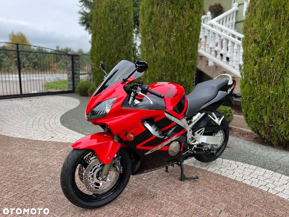 Honda CBR - 25