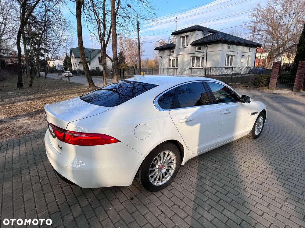 Jaguar XF 2.0 i4D AWD Prestige - 8