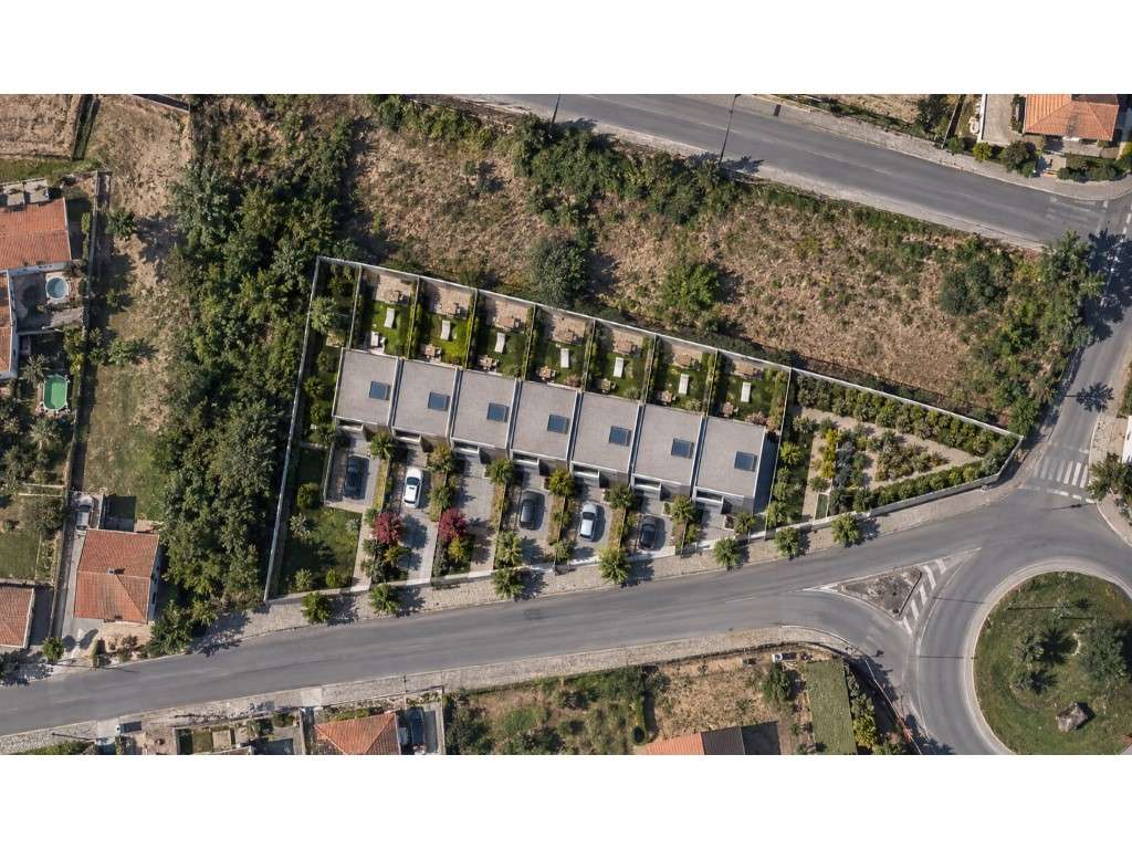 UM TERRENO. PIP APROVADO. SETE MORADIAS. UMA OPORTUNIDADE DE INVEST... - Grande imagem: 2/14