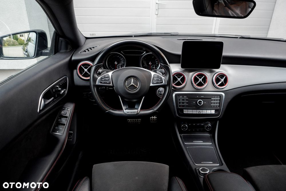 Mercedes-Benz CLA 200 7G-DCT AMG Line - 34