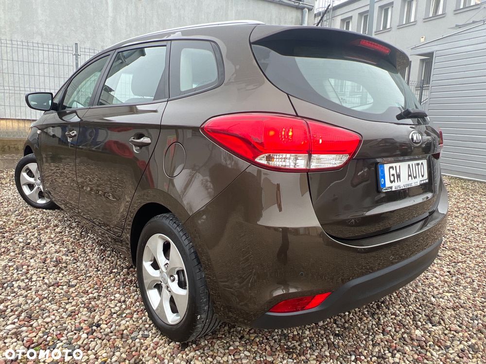 Kia Carens 1.6 GDI Dream Team Edition - 9