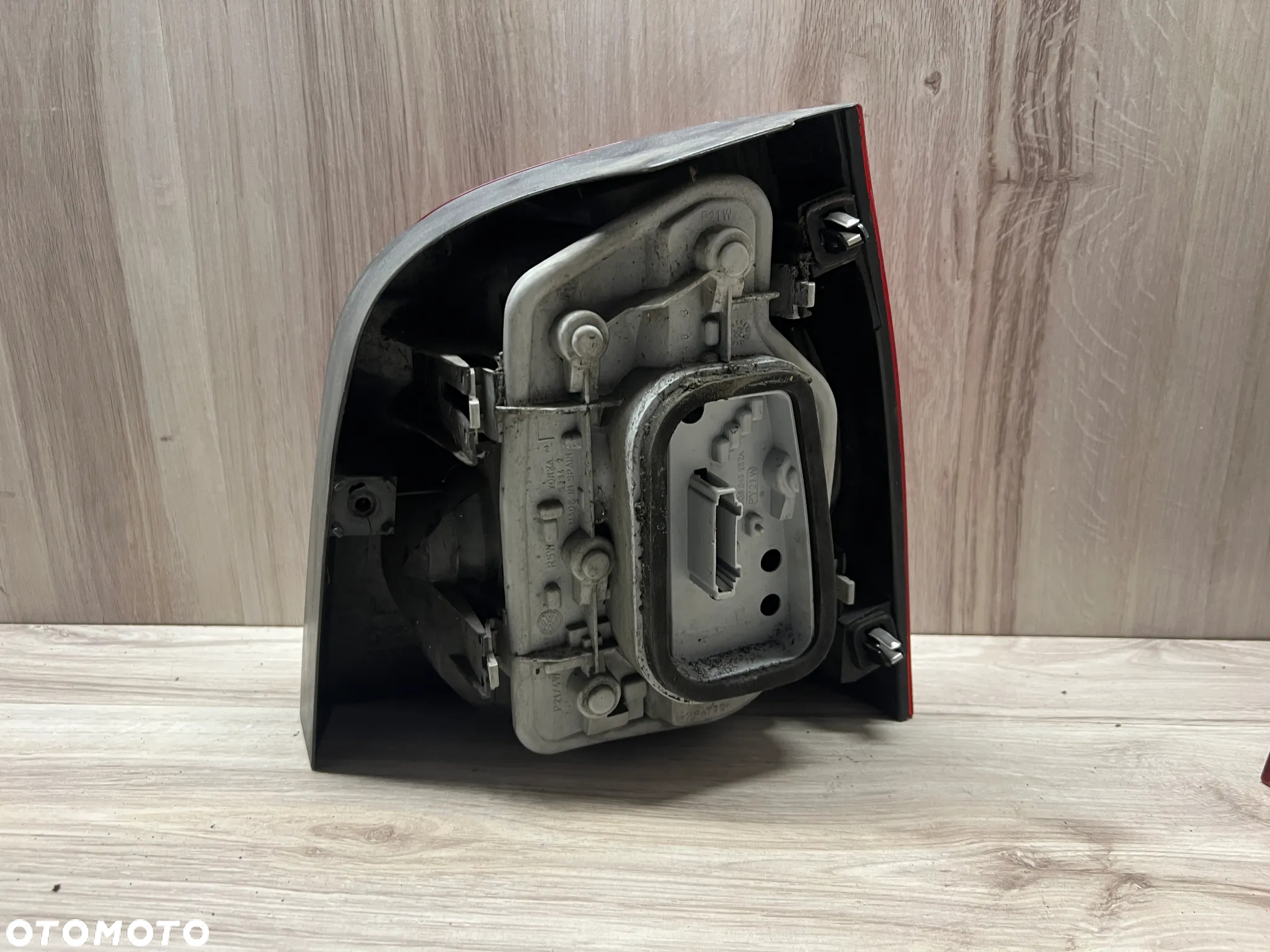 LAMPA TYLNA LEWA POLO 9N - 2