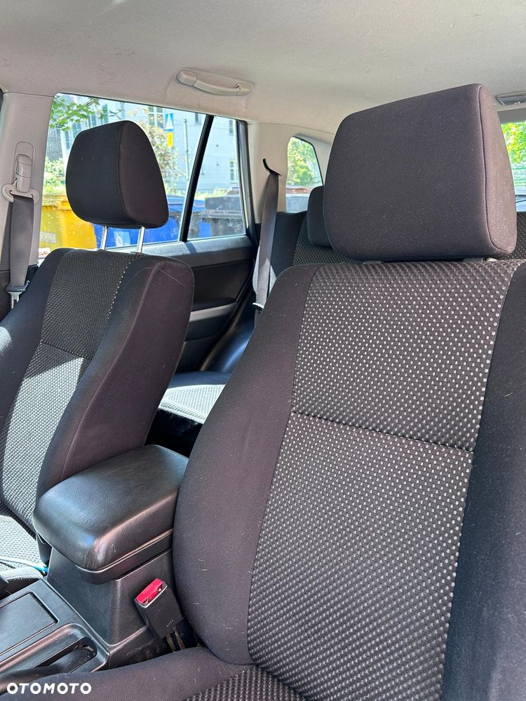 Suzuki Grand Vitara 2.0 - 10